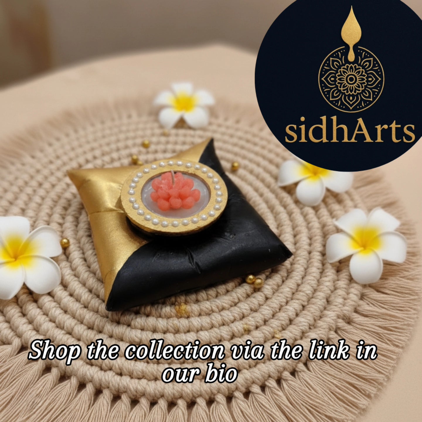 The Velour Cushion Candle